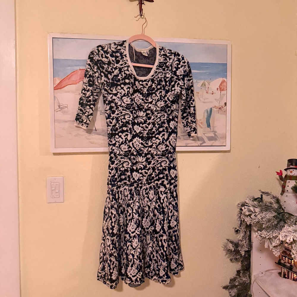 Signature by Sangria Black and White Long Sleeve Dress